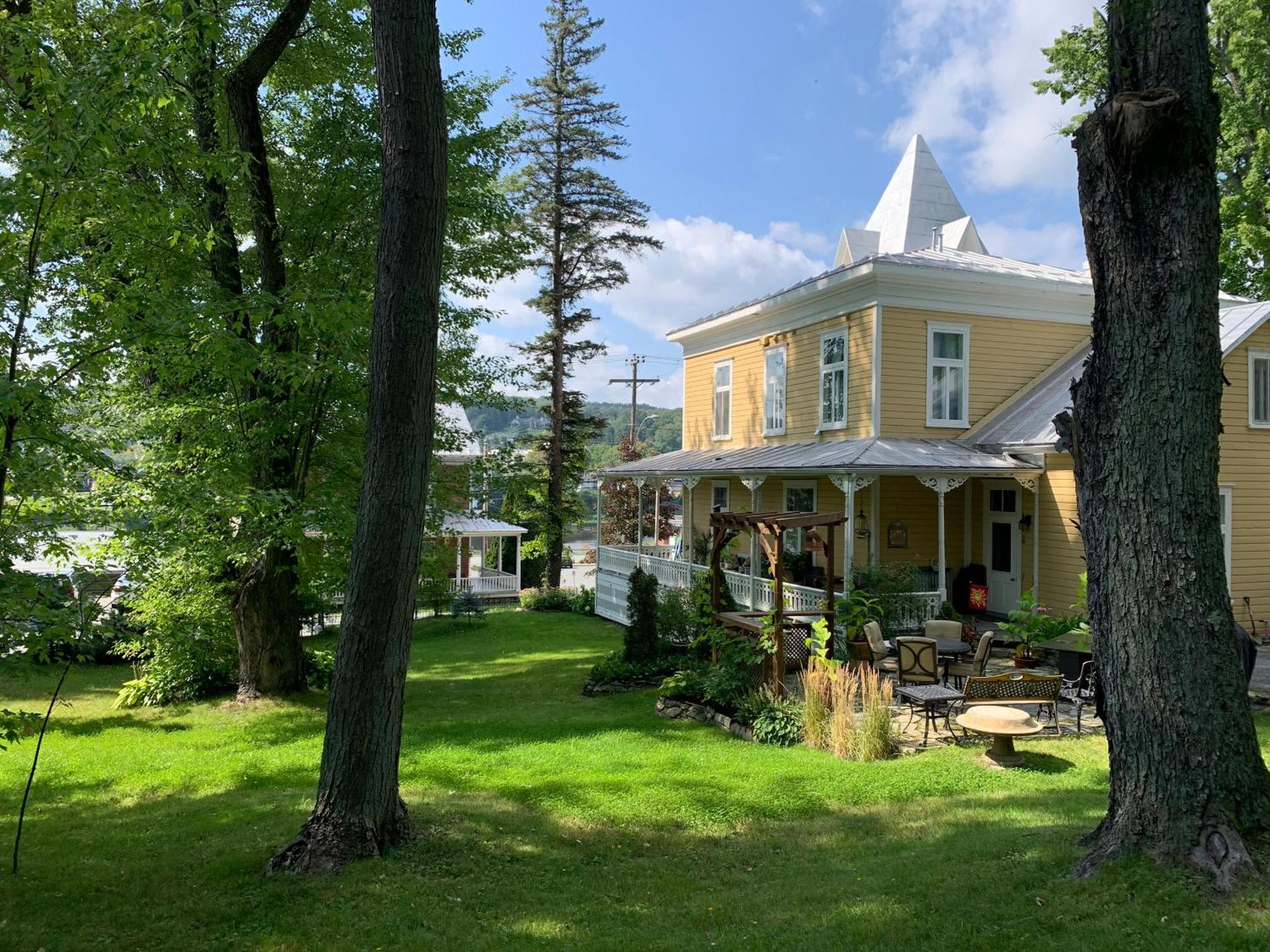 Gite Au Charme Victorien Beauceville ภายนอก รูปภาพ